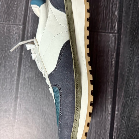 Universal Thread Womens US Shoe Size 8.5 White Green Blue - Picture 5 of 10